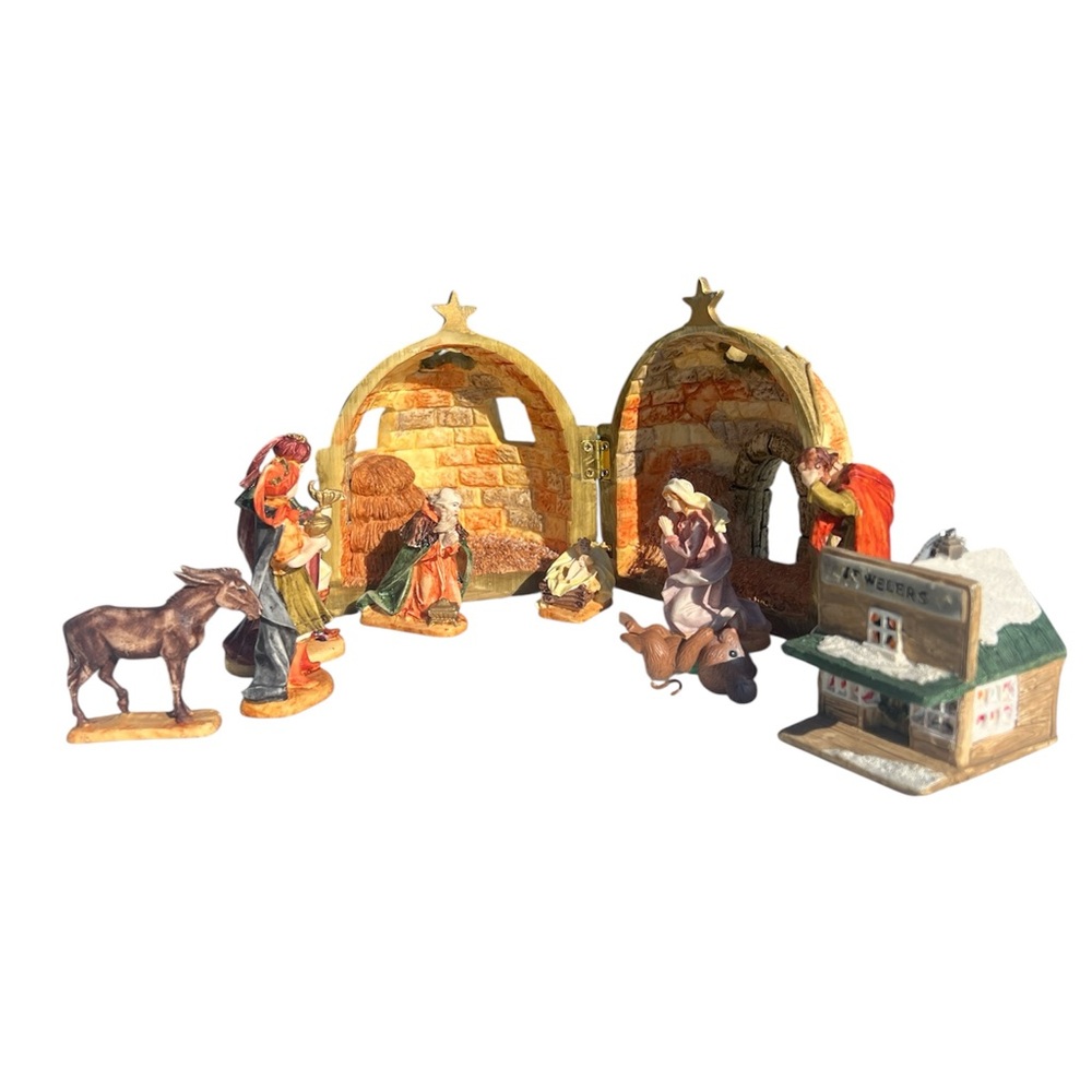Vintage Ceramic Nativity Set in Multi-Color 10 pieces. Figurines between 2”-3”. - Picture 4 of 12